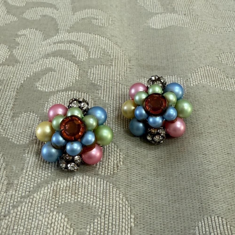 Vintage Clip On Earrings
